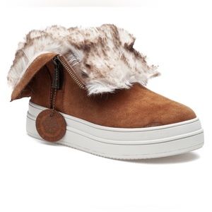J Slides TRISTAN Tan Waterproof Suede Sneaker